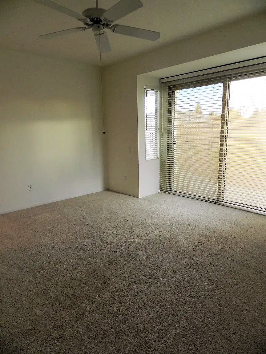 Master Bedroom - 1843 Leander Ln