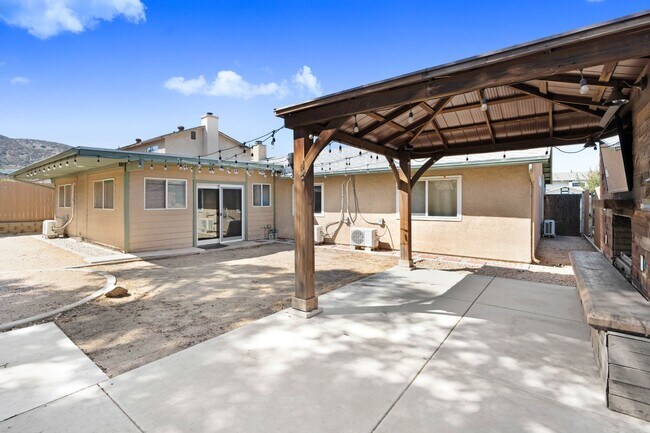 Building Photo - Single-Story 3 Bedroom (+1 Bonus Room and ...