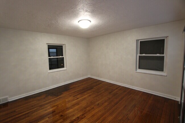 Building Photo - 4511 Main St