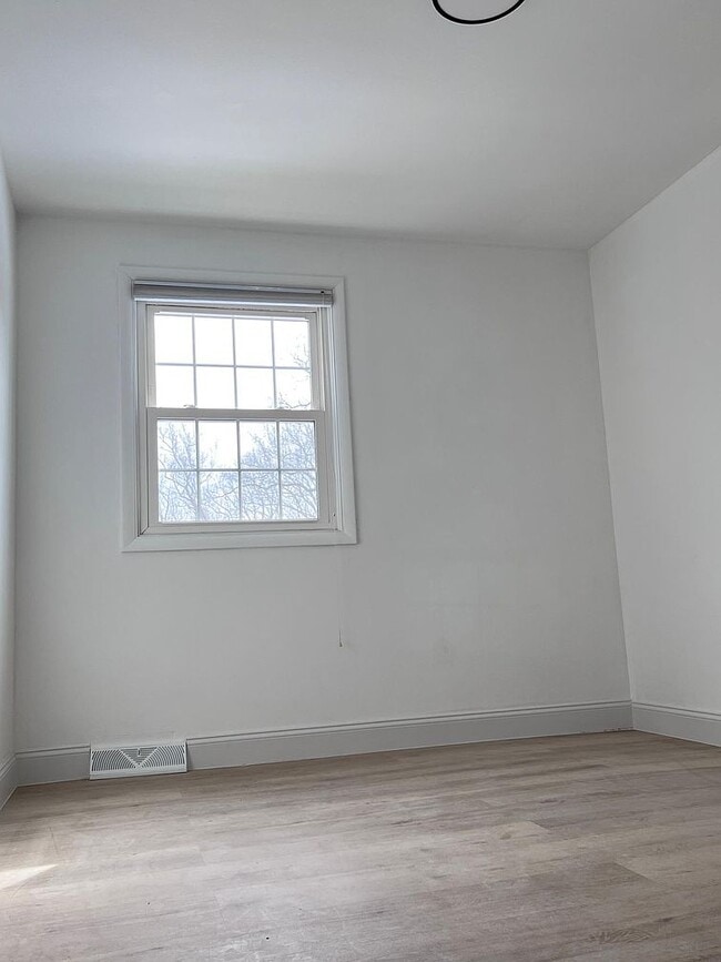 Building Photo - 1543 Ashby Rd