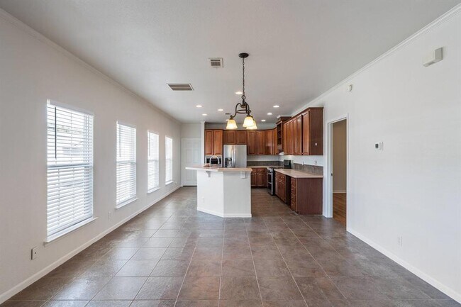 Building Photo - 289 Heatherwood Dr