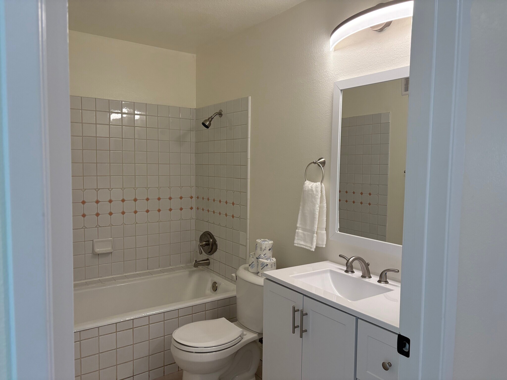 Building Photo - 24545 El Alicante