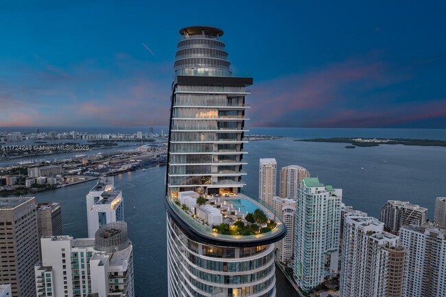 Building Photo - 300 Biscayne Blvd Way