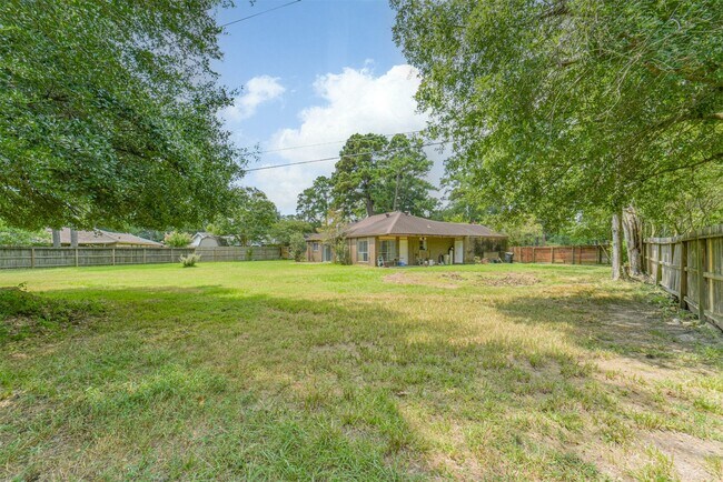 Building Photo - 9503 Dalmally St