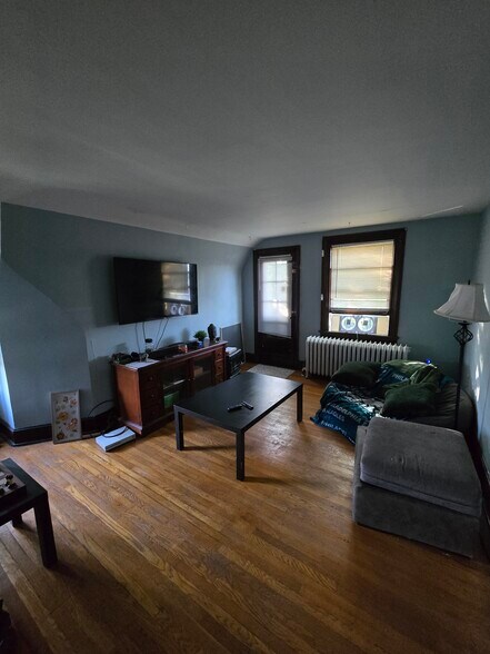 Building Photo - 1562 Woodland Ave