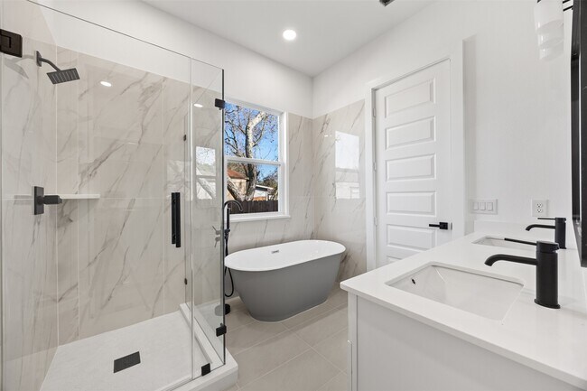 Building Photo - 615 Lettie St