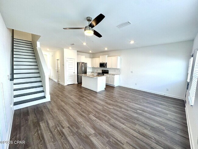 Building Photo - 5889 Tyndall Pl