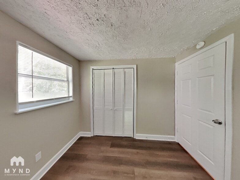 Building Photo - 809 Brian Ln