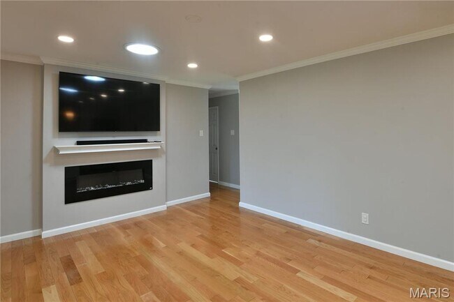 Building Photo - 965 Orchard Lakes Dr