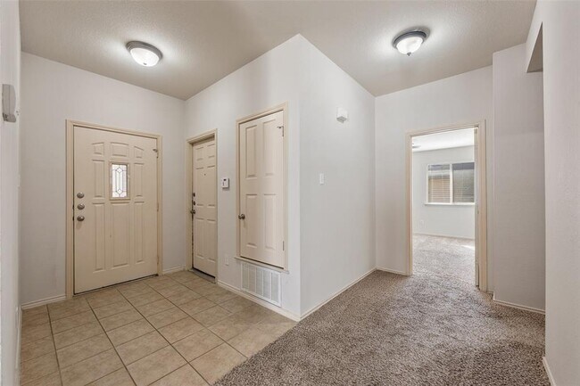 Building Photo - 220 Bauxite Dr