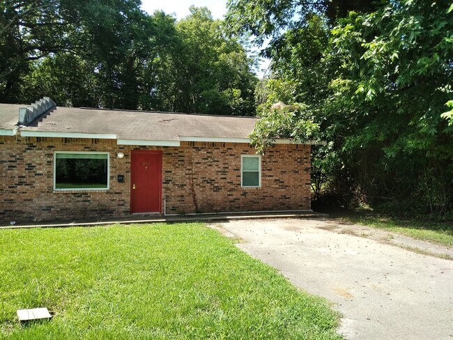 Building Photo - TI-201
