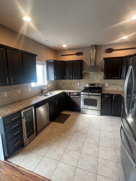 Building Photo - 1335 SW Lehman Ct