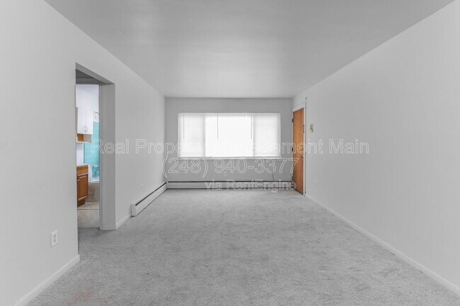 Building Photo - 335 E State Fair Ave