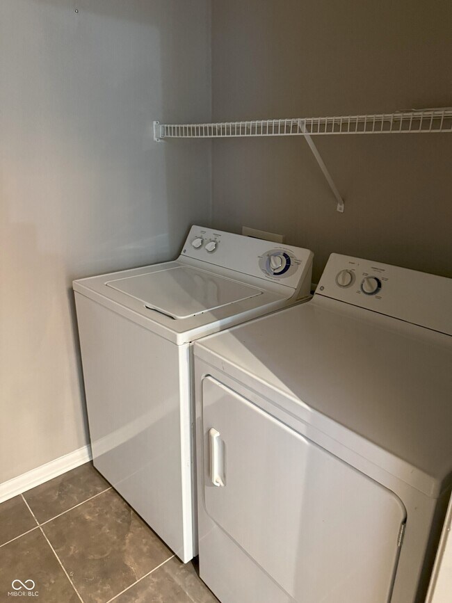 Building Photo - 12880 University,Unit 3b Crescent