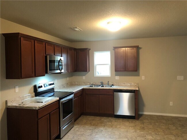 Building Photo - 1906 E Center St