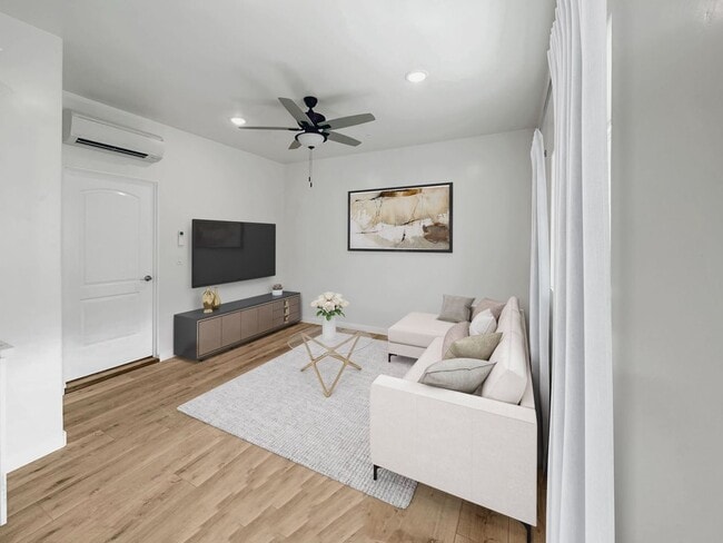 Building Photo - Luxury 2 Bed / 2 Bath in Winters! 1.1 Mile...
