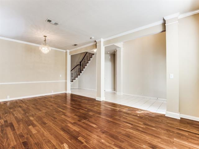Building Photo - 2337 Ravenhurst Dr