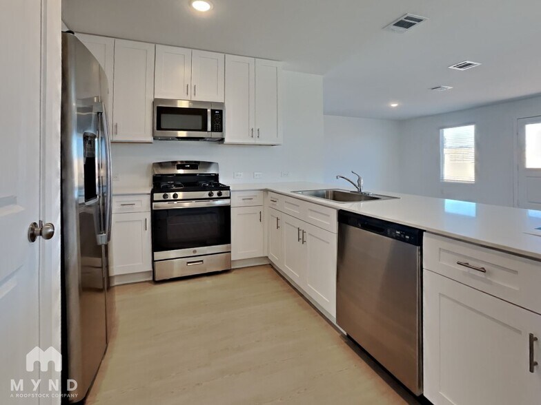 Building Photo - 302 Gadwall Ave