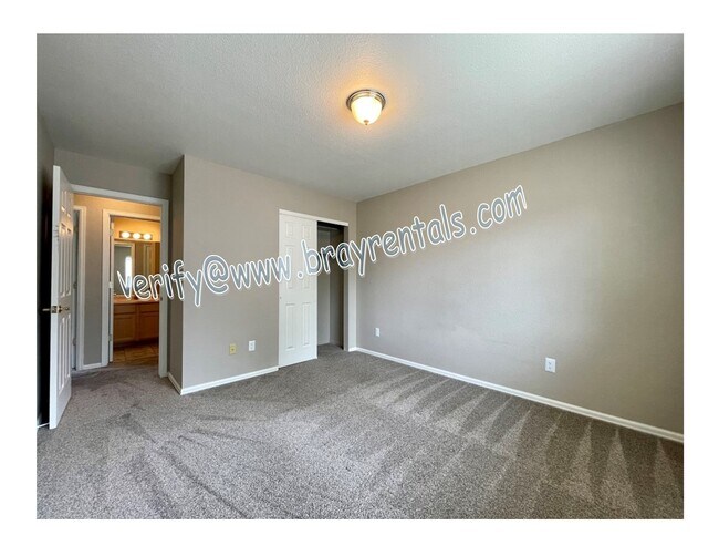 Building Photo - 3 Burgundy Ct