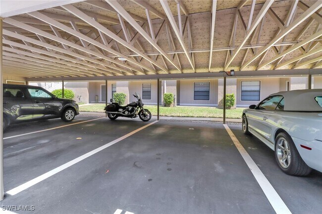 Building Photo - 131 Cypress Way E