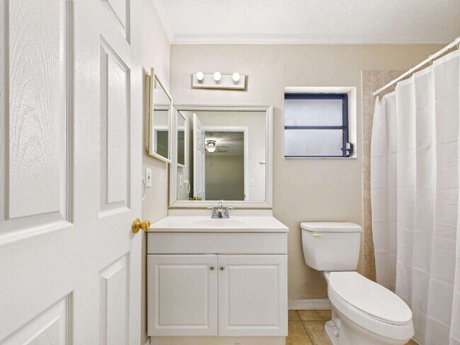 Building Photo - Single-Family Home in Fort Myers | 3 Beds,...