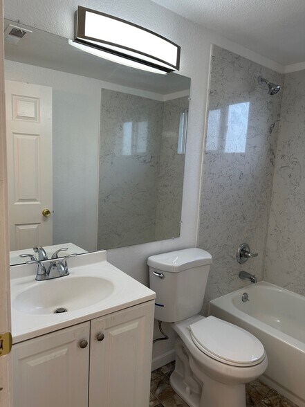 Building Photo - 3634 Bellinger Ct