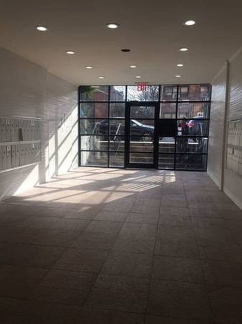 Building Photo - 755 Fenimore St