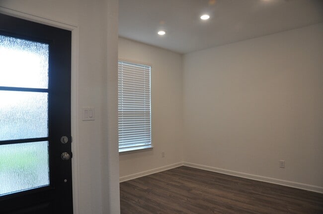 Building Photo - 32327 Melbrooke Dr