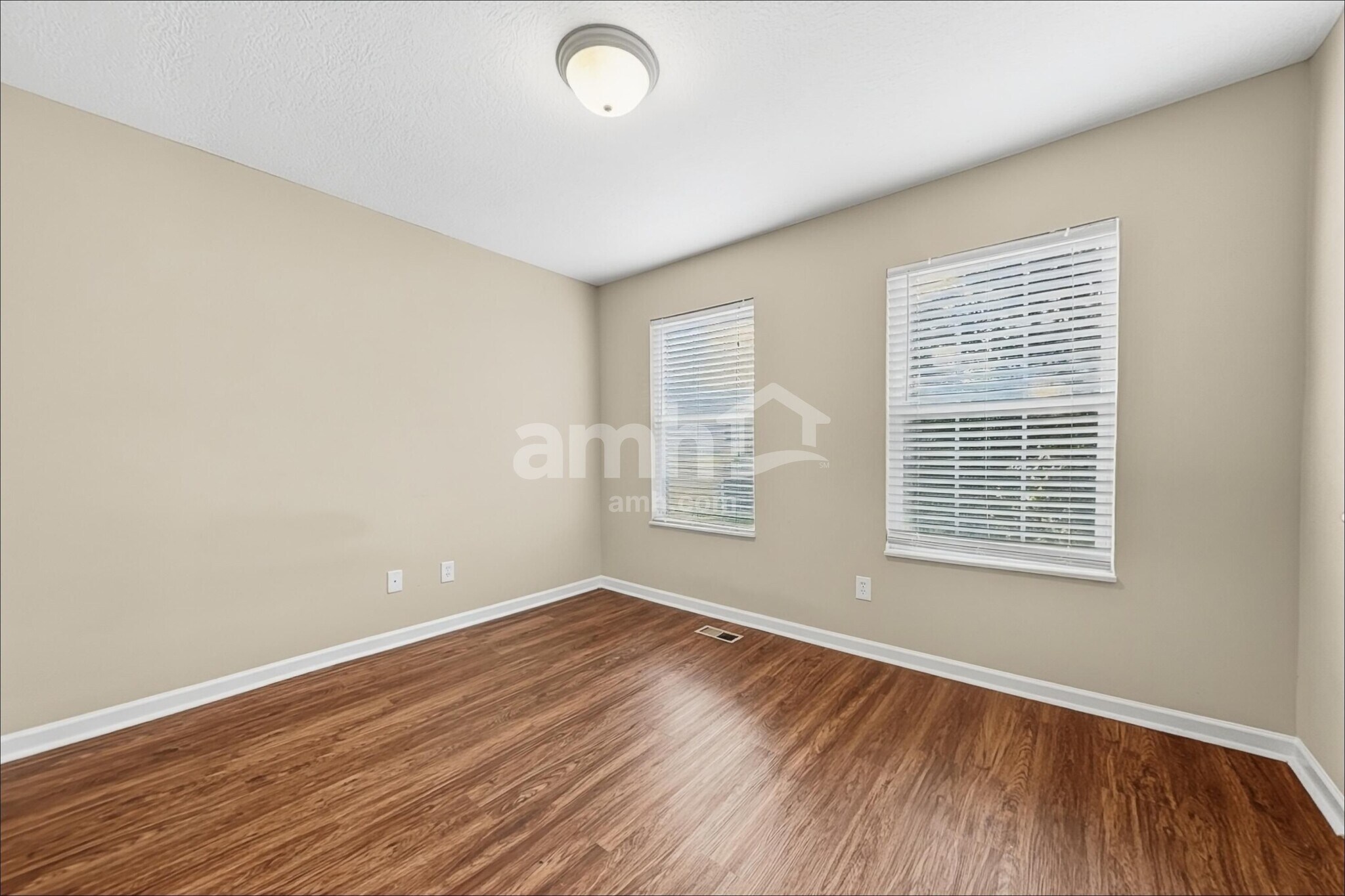 Building Photo - 4417 Oakbank Ln