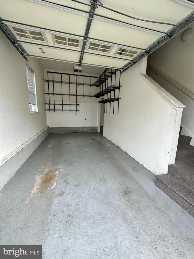 Building Photo - 3902 Fullerton Ct