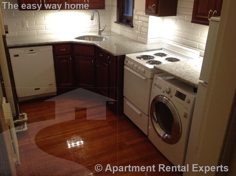 Building Photo - 26 Dover St