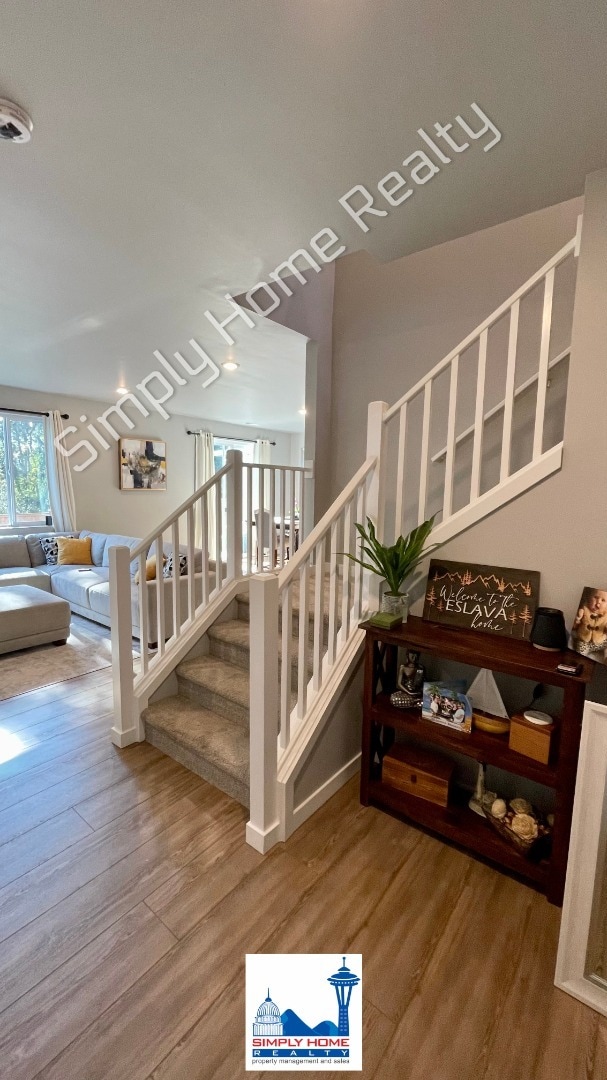 Building Photo - Step into the luxurious comfort of your dream home!