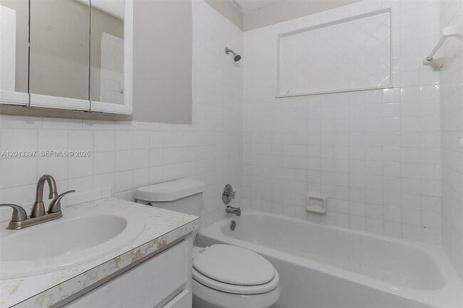 Building Photo - 11823 Dahlia Dr
