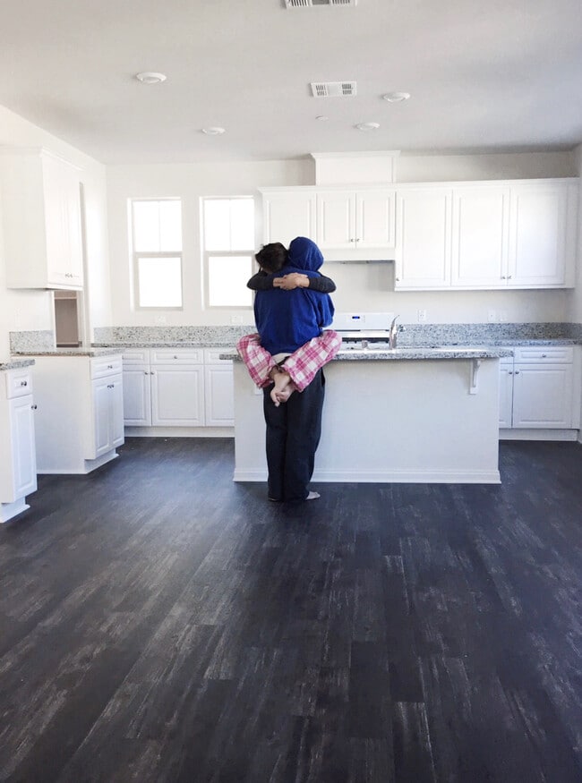 Building Photo - 14111 W Birch Ln