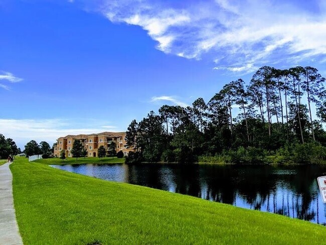 Building Photo - 550 Florida Club Blvd