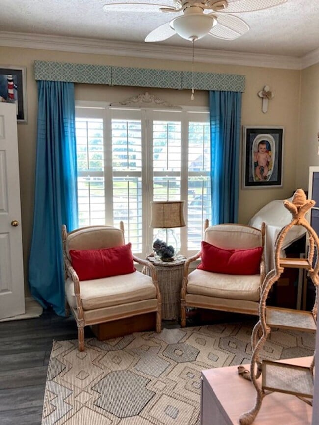 Building Photo - 117 Runaway Ln