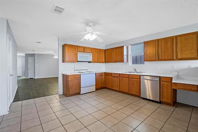 Building Photo - 1713 Baxter Springs Dr