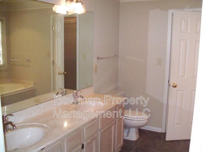 Building Photo - 170 Woodhaven Ridge