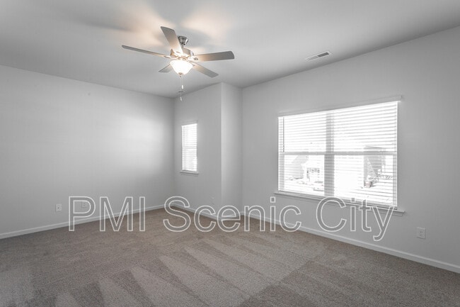 Building Photo - 8836 Meadowvale Ct