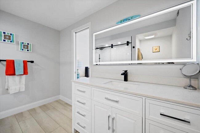 Building Photo - 4200 N Ocean Dr