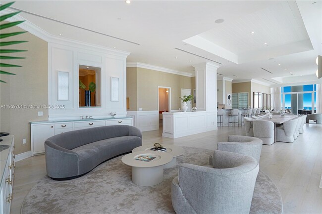 Building Photo - 4401 Collins Ave