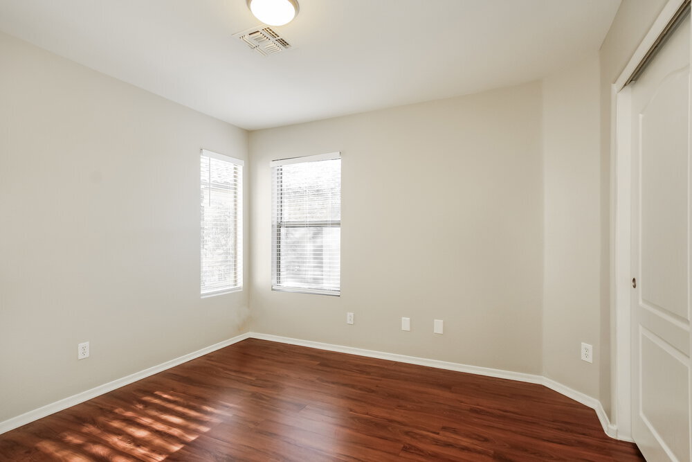 Building Photo - 15821 W Tara Ln