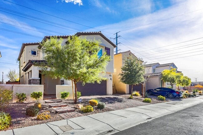 Building Photo - Beautiful 4 Bedroom Home In A Gated Skye Canyon Community