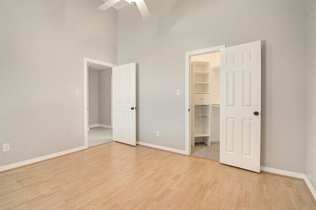 Building Photo - 4204 Lorimar Dr