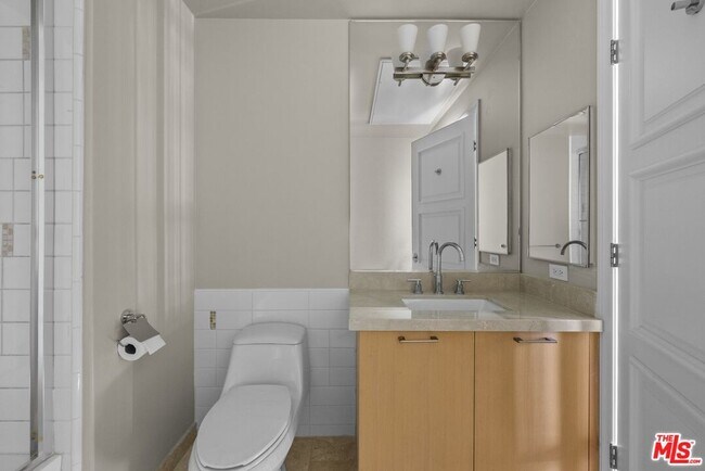 Building Photo - 317 Caruso Ave