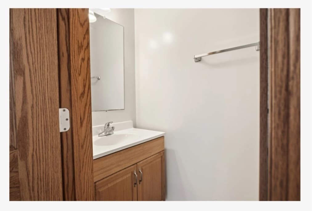 Half bath off living - 908 Buchanan Ave