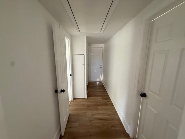 Building Photo - 1301 S Scullin Ave