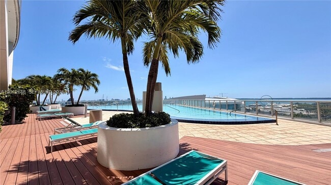 Building Photo - 888 Biscayne Blvd