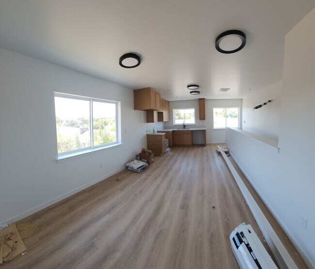 Building Photo - VERY CLOSE TO CAMPUS!! PRIME LOCATION!!! B...