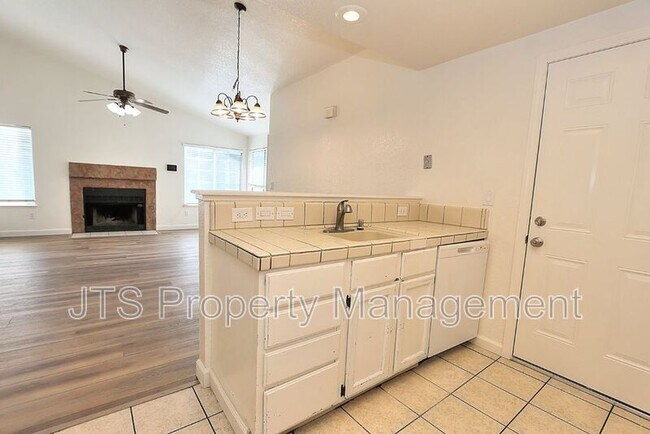 Building Photo - 7733 Temwoods Way